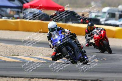 media/Apr-10-2022-SoCal Trackdays (Sun) [[f104b12566]]/Turn 2 (1135am)/